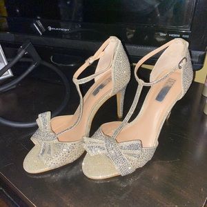 Elegant Sparkly Gold/Beige Heels